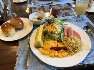 朝食