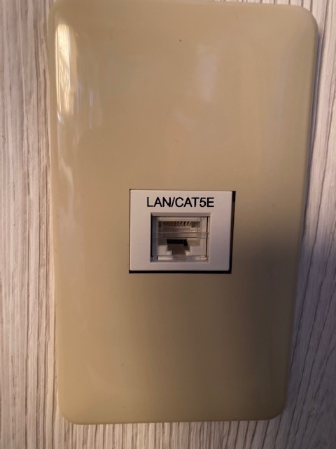 LANコンセント1