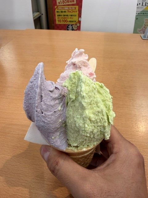 うごじぇら